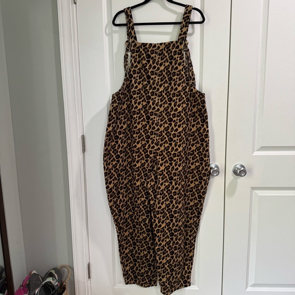 Lucy & Yak Original Corduroy Dungarees in Leopard Print 16 Petite - Picture 7 of 10